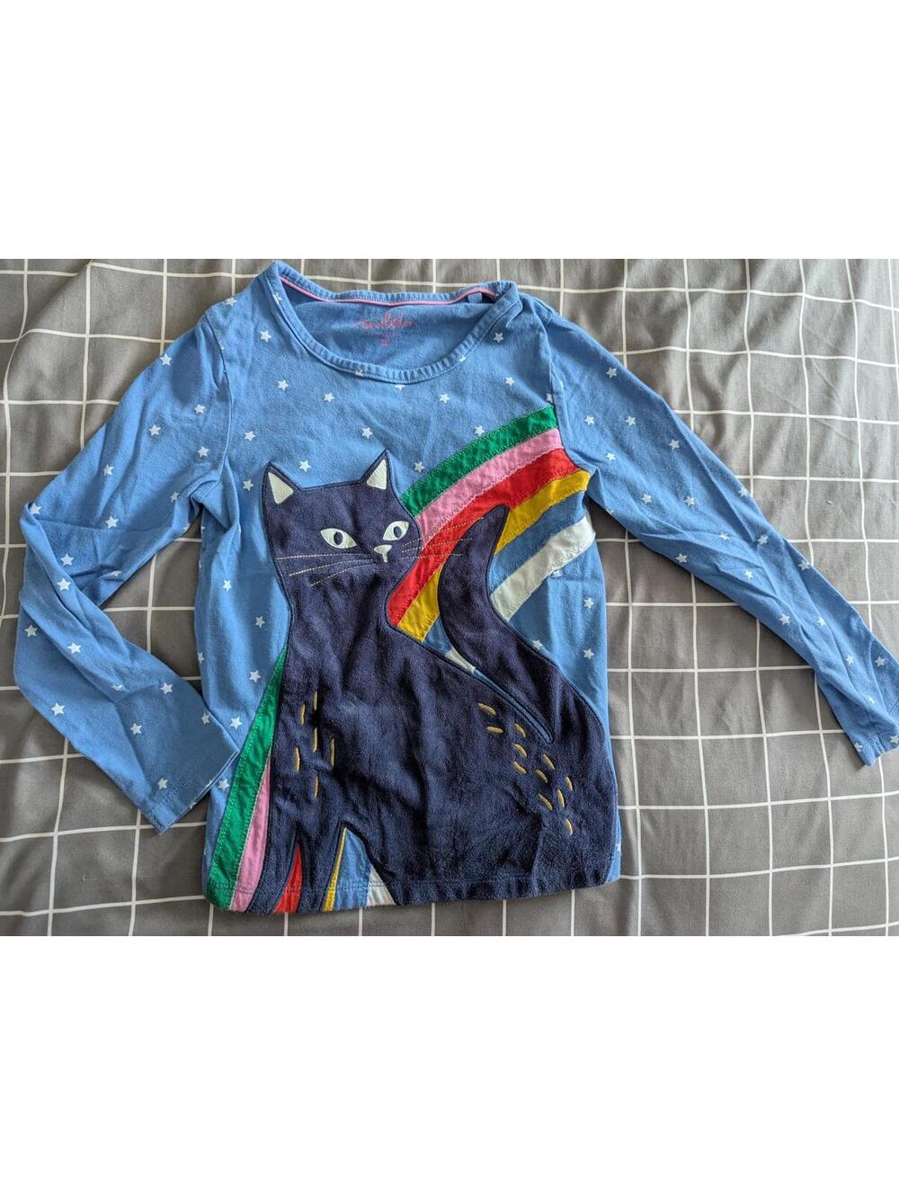 Boden glow in the dark rainbow cat Halloween top